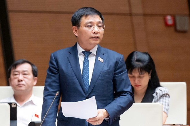 Phó thủ tướng Nguyễn Văn Thắng phát biểu tại hội trường. 