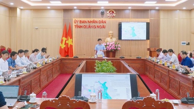 Lãnh đạo UBND tỉnh Quảng Ngãi họp cho ý kiến về đề xuất cơ chế, chính sách phát triển Trung tâm lọc hóa dầu và năng lượng quốc gia tại Khu kinh tế Dung Quất.