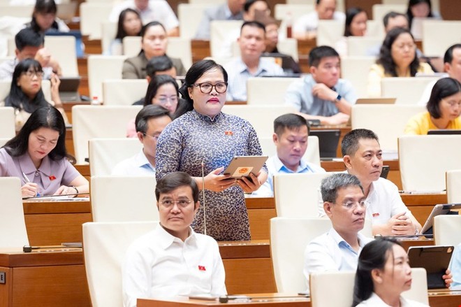 Phiên thảo luận sáng 22/4 của Quốc hội. 