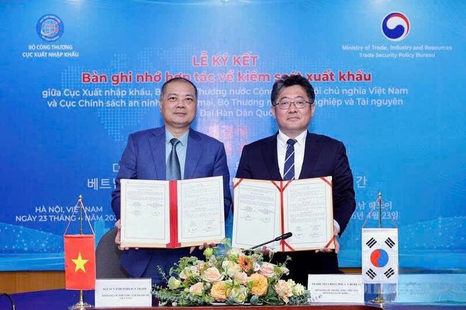 Việt Nam và Hàn Quốc vừa ký kết Bản ghi nhớ hợp tác về kiểm soát xuất khẩu. 