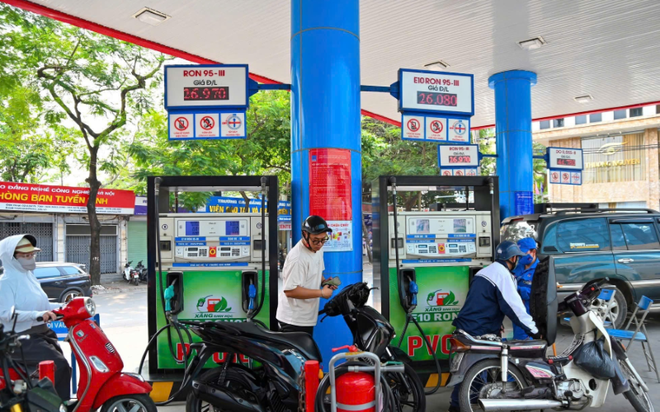 Thủ tướng: Bộ Công thương lo đủ điện, xăng dầu 