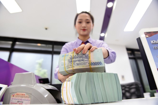 Mặt bằng lãi suất tiếp tục chịu áp lực khi tình trạng lệch pha giữa tăng trưởng huy động và cho vay duy trì
