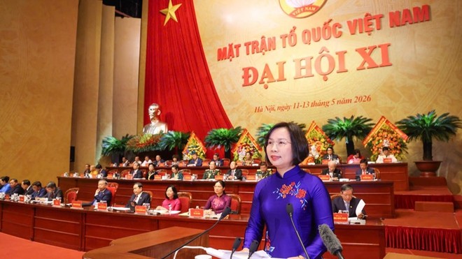 Bà Bùi Huyền Mai tham luận tại Đại hội.