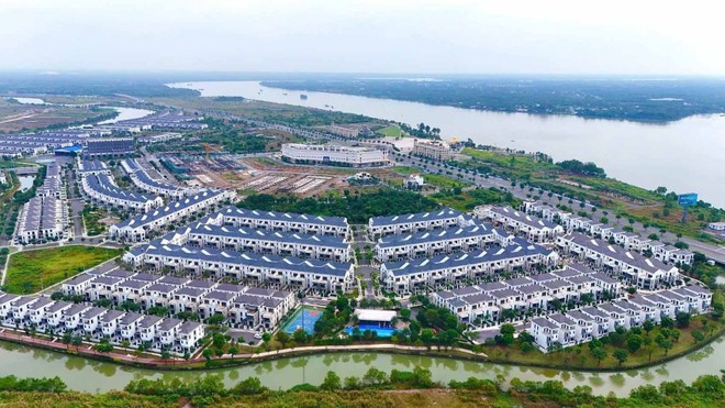 Thay vì tiếp tục dồn nén dân cư vào khu vực trung tâm hiện hữu, các cực tăng trưởng mới sẽ được hình thành dọc theo những hành lang giao thông chiến lược. Ảnh: TT.
