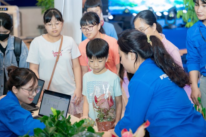 Các hoạt động trải nghiệm tại Lễ khởi động góp phần lan tỏa nhận thức về bảo vệ môi trường, sử dụng hiệu quả tài nguyên và thực hành lối sống bền vững trong cộng đồng Phenikaa