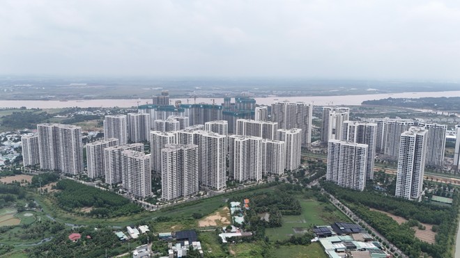 Năm 2026, TP.HCM đặt mục tiêu cấp 61.200 giấy chứng nhận, tháo gỡ khó khăn cho thêm 60 dự án nhà ở