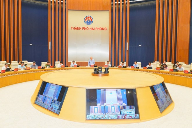 Phiên họp thường kỳ tháng 6/2026 nhằm đánh giá tình hình thực hiện nhiệm vụ phát triển kinh tế - xã hội 6 tháng đầu năm, triển khai nhiệm vụ trọng tâm 6 tháng cuối năm.