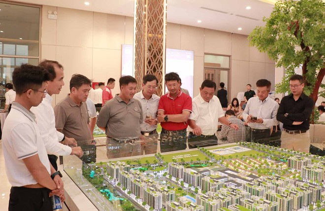 Dự thảo Luật Kinh doanh bất động sản (sửa đổi) đề xuất thay đổi cách tiếp cận đối với điều kiện đưa bất động sản hình thành trong tương lai vào kinh doanh. Theo đó, Luật chỉ quy định các nguyên tắc và nội dung mang tính ổn định, có giá trị lâu dài. Ảnh: TT