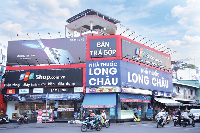 Tổng mức bán lẻ hàng hóa và doanh thu dịch vụ tiêu dùng 6 tháng đầu năm 2026 tăng 12,9% so với cùng kỳ