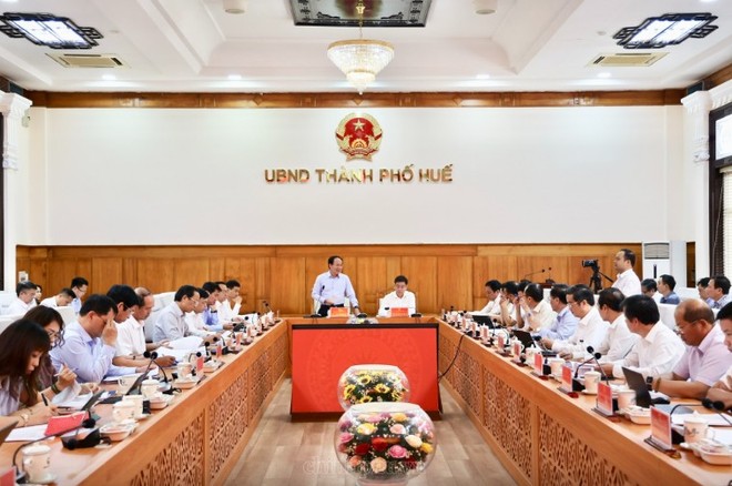 Phó Thủ tướng Chính phủ Lê Tiến Châu làm việc với lãnh đạo thành phố Huế về thực hiện mục tiêu tăng trưởng trên 10% - Ảnh: VGP.
