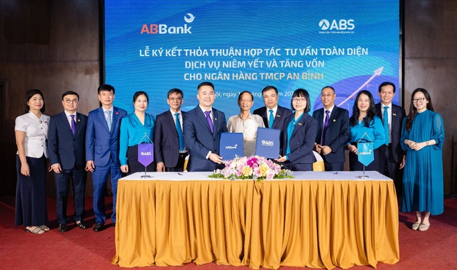 Đại diện ABBank và ABS ký thỏa thuận hợp tác
