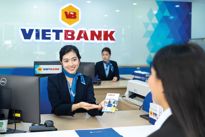 Những ngân hàng có nền tảng huy động ổn định, hệ số an toàn vốn vững chắc sẽ có điều kiện tận dụng dư địa chính sách mở rộng tín dụng tốt hơn