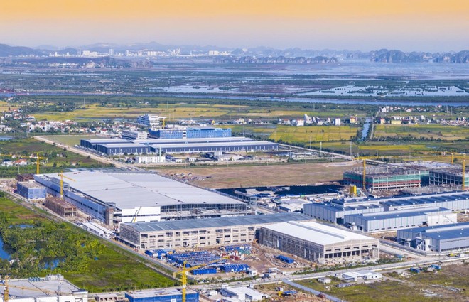 Môi trường đầu tư, kinh doanh ngày càng được cải thiện góp phần thu hút doanh nghiệp và các dự án quy mô lớn đến Quảng Ninh.
