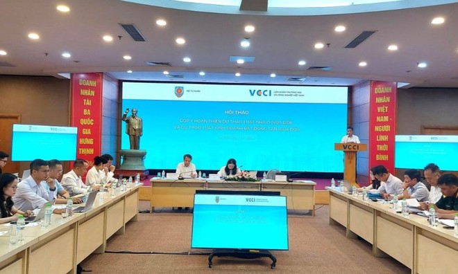 Toàn cảnh Hội thảo Góp ý hoàn thiện Dự thảo Luật Nhà ở (sửa đổi) và Luật Kinh doanh bất động sản (sửa đổi).