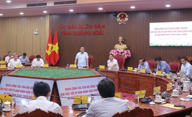 Đoàn công tác của Bộ Công thương làm việc với UBND tỉnh Quảng Ngãi về tình hình phát triển năng lượng trên địa bàn tỉnh. 