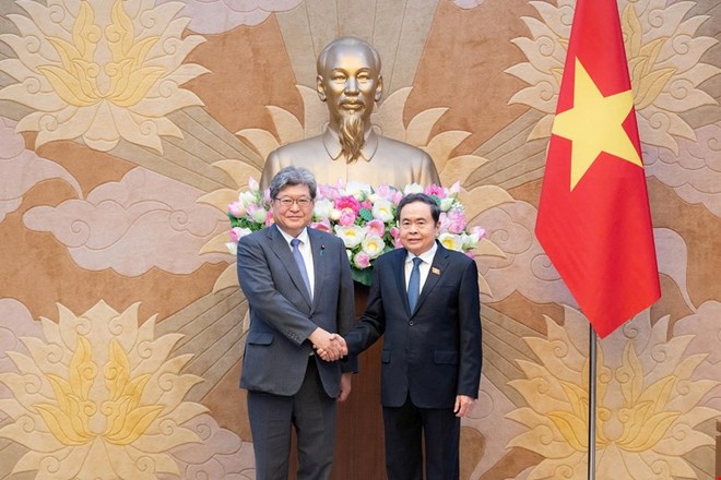 Chủ tịch Quốc hội Trần Thanh Mẫn tiếp Quyền Tổng thư ký Đảng Dân chủ Tự do Nhật Bản. Ảnh: QH.