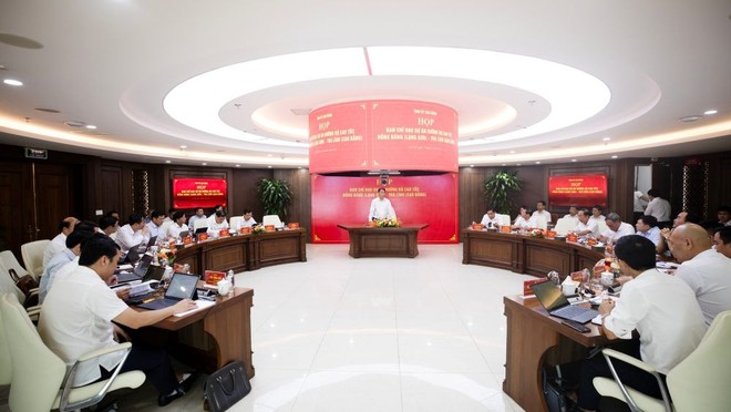 Quang cảnh cuộc họp của Ban chỉ đạo.
