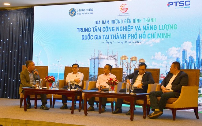 Các chuyên gia và doanh nghiệp cùng bàn thảo góp ý Đề án hình thành Trung tâm công nghiệp năng lượng quốc gia tại TP.HCM - Ảnh: Lê Anh 