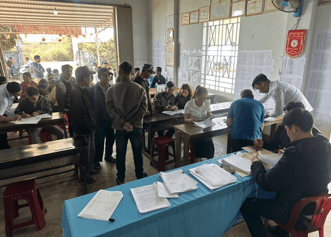 Người dân bị ảnh hưởng bởi dự án cao tốc tại phường Hội Phú đồng thuận với phương án bồi thường. Ảnh: UBND phường Hội Phú.