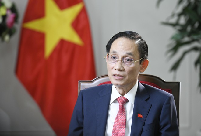 Uỷ viên Bộ Chính trị, Bộ trưởng Bộ Ngoại giao Lê Hoài Trung.