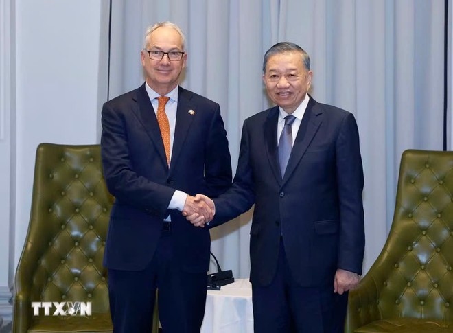 Tổng Bí thư, Chủ tịch nước Tô Lâm tiếp ông Nicholas Moore, Đặc phái viên của Chính phủ Australia về Đông Nam Á. (Ảnh: Thống Nhất/TTXVN)
