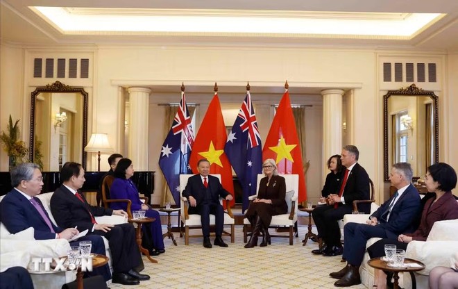 Tổng Bí thư, Chủ tịch nước Tô Lâm hội kiến Toàn quyền Australia Sam Mostyn. (Ảnh: Thống Nhất/TTXVN)