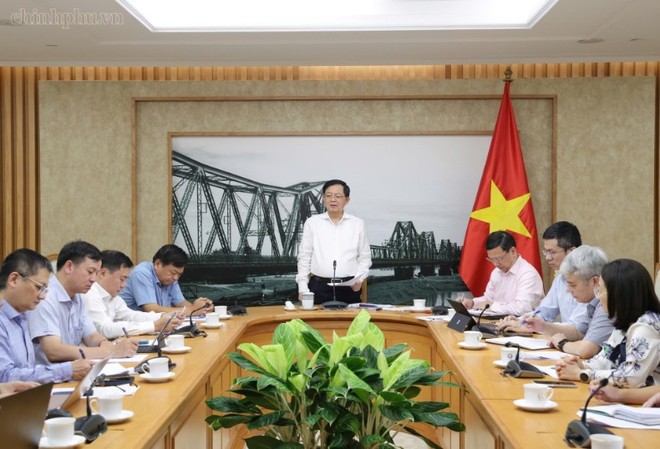 Phó Thủ tướng Hồ Quốc Dũng yêu cầu tiếp tục theo dõi sát việc thực hiện, xử lý ngay những vấn đề phát sinh, không để ách tắc ảnh hưởng đến sản xuất, tiêu thụ, xuất khẩu; đồng thời nâng cao chất lượng, xây dựng thương hiệu sầu riêng Việt Nam. 