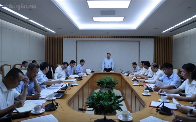 Phó Thủ tướng Thường trực Phạm Gia Túc làm việc về chủ trương đầu tư dự án cao tốc Bảo Hà - Lai Châu - Ảnh: chinhphu.vn
