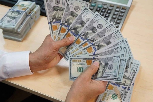 Nghịch lý tỷ giá: USD rẻ hơn đầu năm dù thâm hụt thương mại kỷ lục, chuyên gia lý giải nguyên nhân 