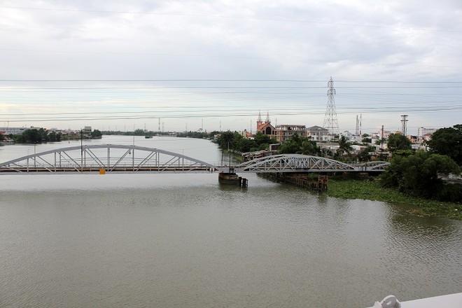 TP.HCM đẩy nhanh tiến độ giải phóng mặt bằng tuyến đường ven sông Sài Gòn để bàn giao cho đơn vị thi công - Ảnh: L.Q