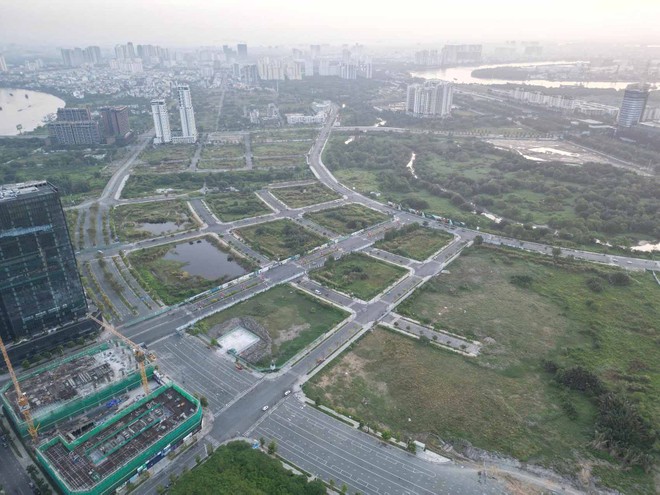  Đến nay, TP.HCM đã phê duyệt phương án đấu giá đối với 5 lô đất tại Khu đô thị mới Thủ Thiêm, với tổng diện tích khoảng 36.550 m2 và tổng giá khởi điểm hơn 12.500 tỷ đồng. Ảnh: Lê Toàn.