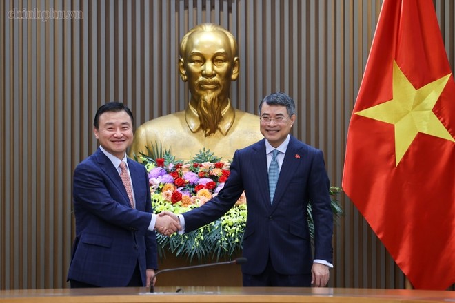 Thủ tướng Lê Minh Hưng tiếp Tổng Giám đốc điều hành Samsung điện tử Roh Tae Moon. Ảnh: chinhphu.vn