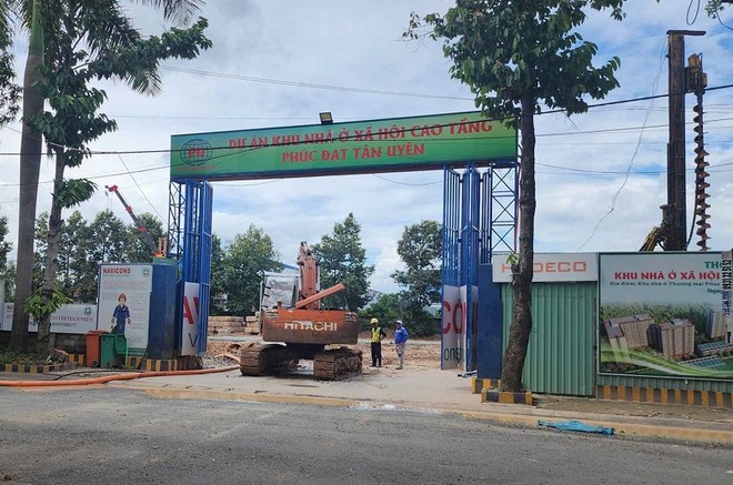 Một dự án nhà ở xã hội tại khu vực Tân Uyên (TP.HCM) đang trong giai đoạn thi công -Ảnh: V.Dũng