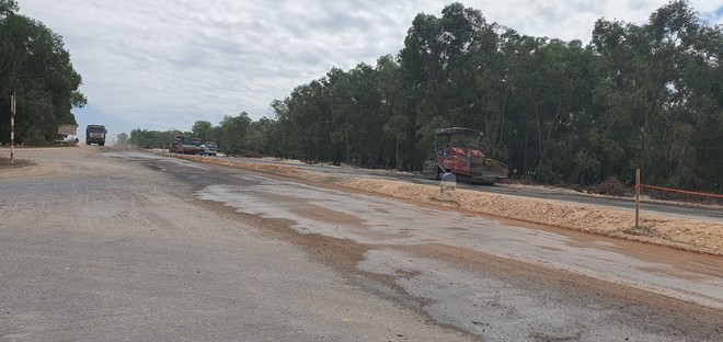 Giá trị các gói thầu xây lắp của dự án Quốc lộ 15D đoạn từ Cảng Mỹ Thuỷ đến cao tốc Cam Lộ - La Sơn hiện đã đạt khoảng 261/1.134 tỷ đồng.