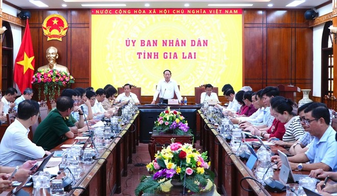 UBND tỉnh Gia Lai tổ chức hội nghị đánh giá tình hình kinh tế - xã hội nhận diện điểm nghẽn và đề xuất các giải pháp nhằm tháo gỡ những điểm nghẽn, khai thác tối đa các dư địa tăng trưởng của từng ngành, từng lĩnh vực. 