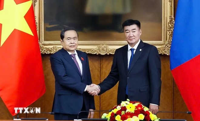 Chủ tịch Quốc hội Trần Thanh Mẫn hội đàm với Chủ tịch Quốc hội Mông Cổ Sandag Byambatsogt. (Ảnh: Doãn Tấn/TTXVN)