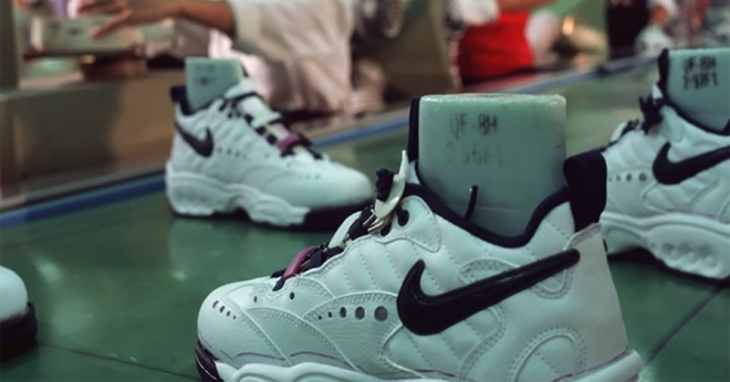 Việt Nam hiện là trung tâm sản xuất lớn trên toàn cầu của hãng giày Nike (Mỹ).