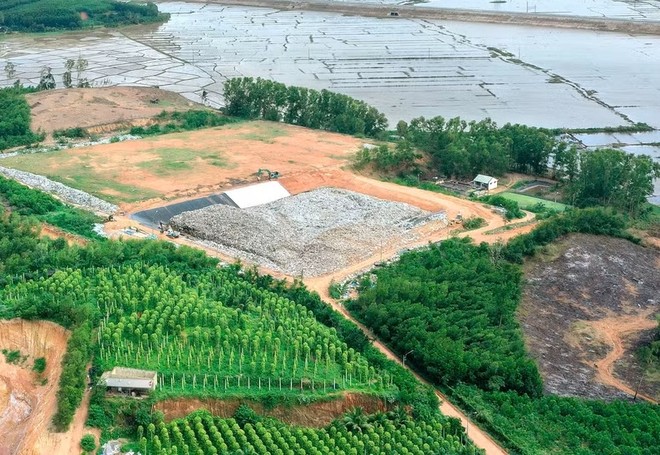 Dự án Nhà máy xử lý chất thải rắn sinh hoạt khu vực phía Bắc tỉnh nhằm giải quyết tình trạng quá tải tại Bãi chôn lấp chất thải rắn phường Bồng Sơn. Ảnh: Đức Thụy. 