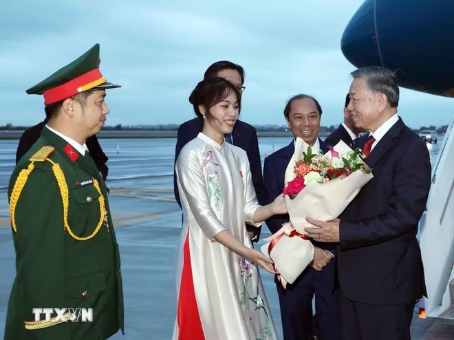 Tổng Bí thư, Chủ tịch nước Tô Lâm đến New York, bắt đầu chuyến tham dự Phiên thảo luận cấp cao Đại hội đồng Liên hợp quốc Khóa 81 và hoạt động song phương tại Hoa Kỳ. (Ảnh: Thống Nhất/TTXVN)