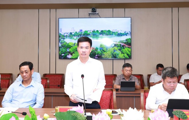 Phó Chủ tịch UBND TP. Hà Nội Bùi Duy Cường phát biểu tại buổi họp.