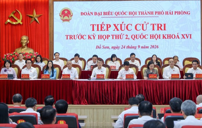 Thủ tướng Lê Minh Hưng cùng đoàn đại biểu Quốc hội thành phố Hải Phòng tiếp xúc cử tri trước kỳ họp thứ 2, Quốc hội khóa XVI - Ảnh: chinhphu.vn