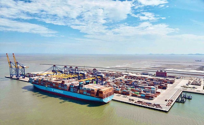 Siêu tàu Matz Maersk trọng tải ~214.000 DWT lớn nhất cập Cảng Container quốc tế Hateco Hải Phòng 