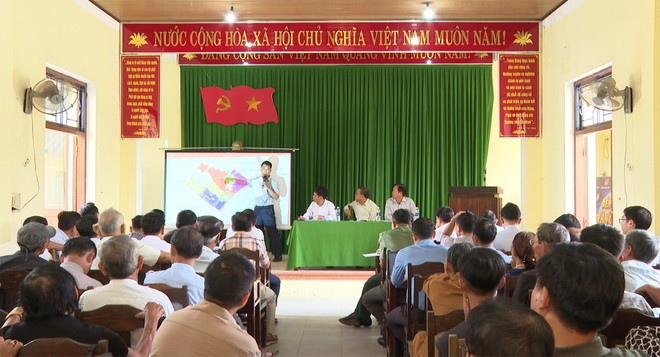 Toàn cảnh buổi đối thoại tại trụ sở UBND xã Mỹ Thuỷ. Ảnh: Trường Nhật