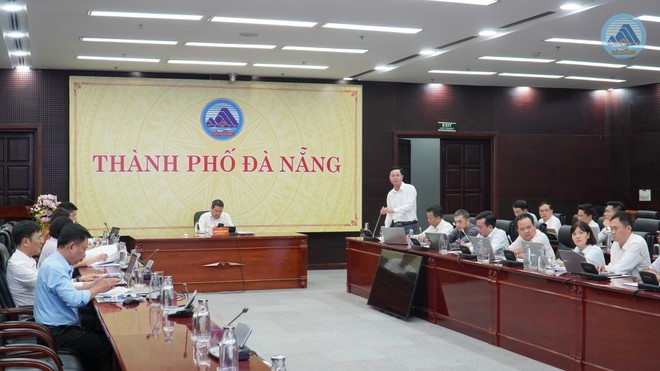 Toàn cảnh cuộc họp.