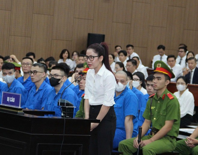 Nguyễn Thanh Tâm, bạn gái của Phó Đức Nam, khai báo về số tiền khổng lồ được giao quản lý.