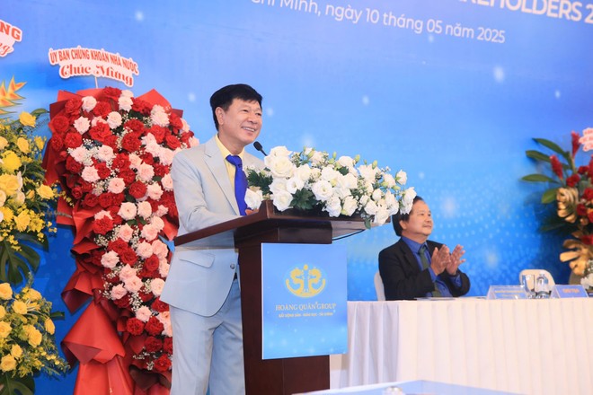 Ông Trương Anh Tuấn, Chủ tịch HĐQT Hoàng Quân phát biểu tại Đại hội