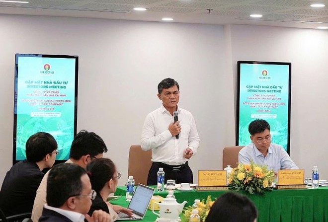 Ông Văn Tiến Thanh – Tổng giám đốc PVCFC chia sẻ tình hình kinh doanh và định hướng phát triển của doanh nghiệp tại buổi gặp gỡ nhà đầu tư