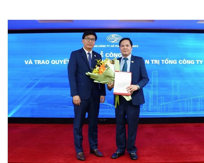 Chủ tịch HĐQT Trần Đình Tuấn (trái) và Tổng giám đốc Phạm Thái Dương (phải).