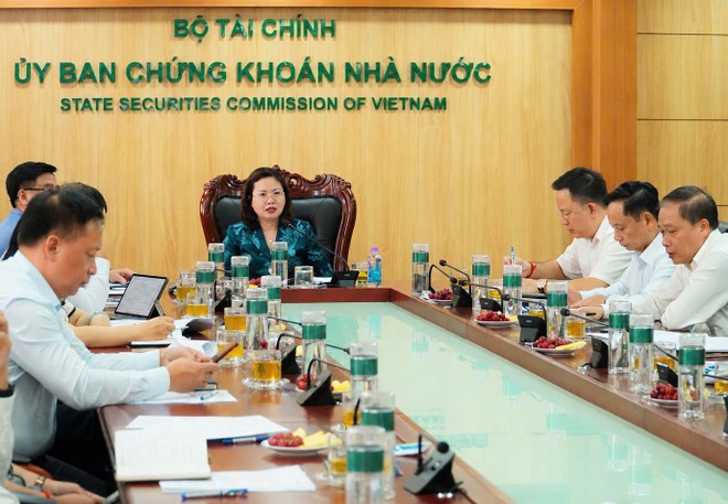  Vốn hoá thị trường chứng khoán đạt 10,57 triệu tỷ đồng, tương đương 82,3% GDP 