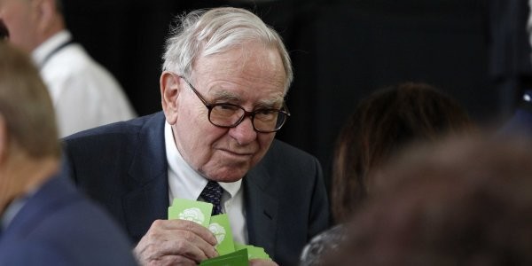 Phát biểu “xanh rờn” của Buffett về đầu tư trái phiếu